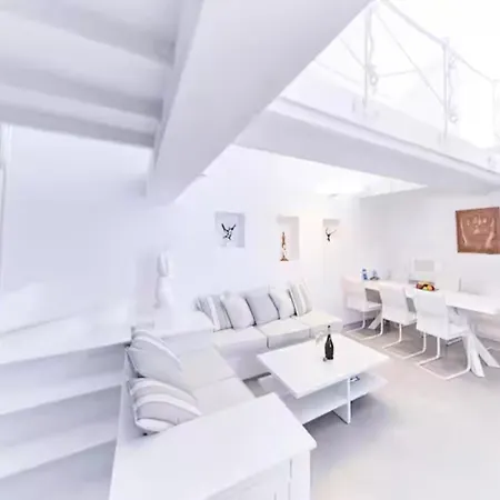 Carpis Villa With Caldera Views And Private Jacuzzi In Fira *
