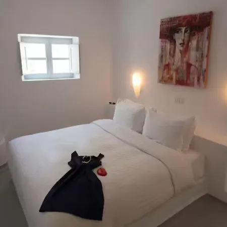 Vila Carpis Villa With Caldera Views And Private Jacuzzi In Fira Fira (Santorini)
